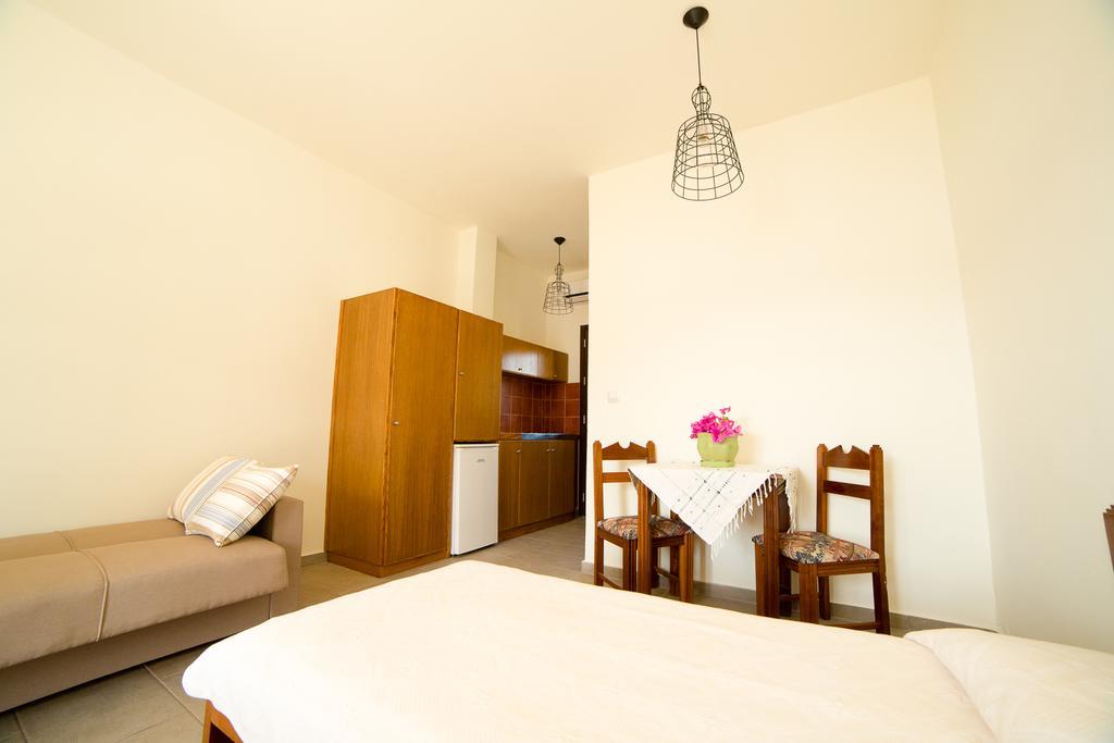 Hotel Porto Potha Telendos ภายนอก รูปภาพ