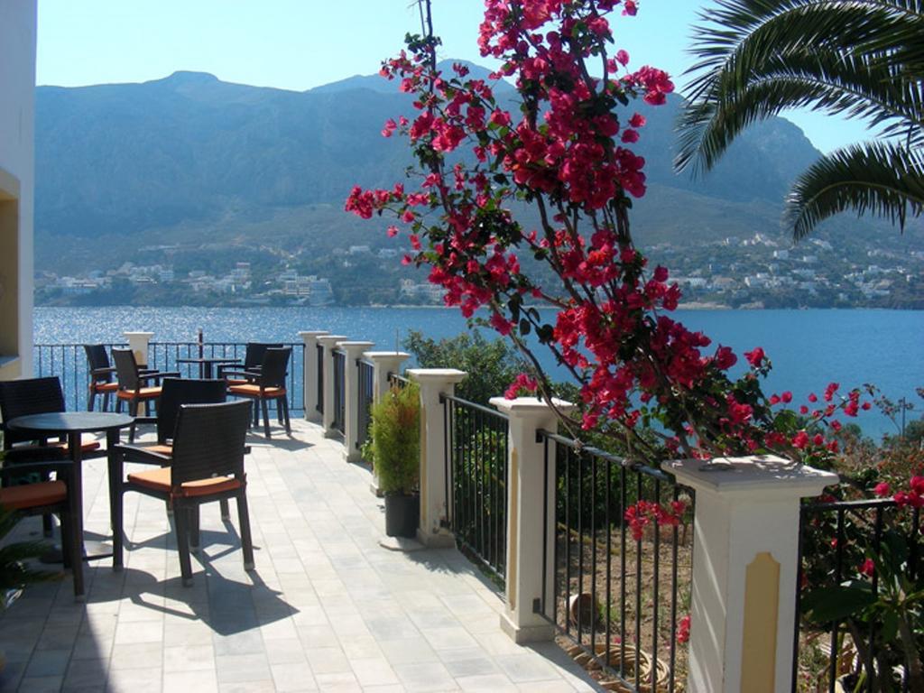 Hotel Porto Potha Telendos ภายนอก รูปภาพ